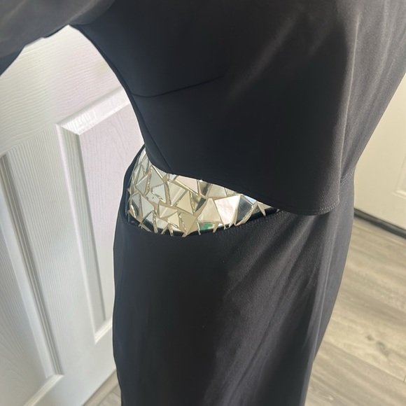 Zara Black Long Sleeve Dress with Unique Cutout - Picture 3 of 15